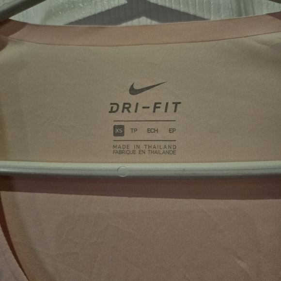 Nike Dry Fit Top - Picture 6 of 6